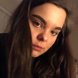 Meet your Posher, Becca